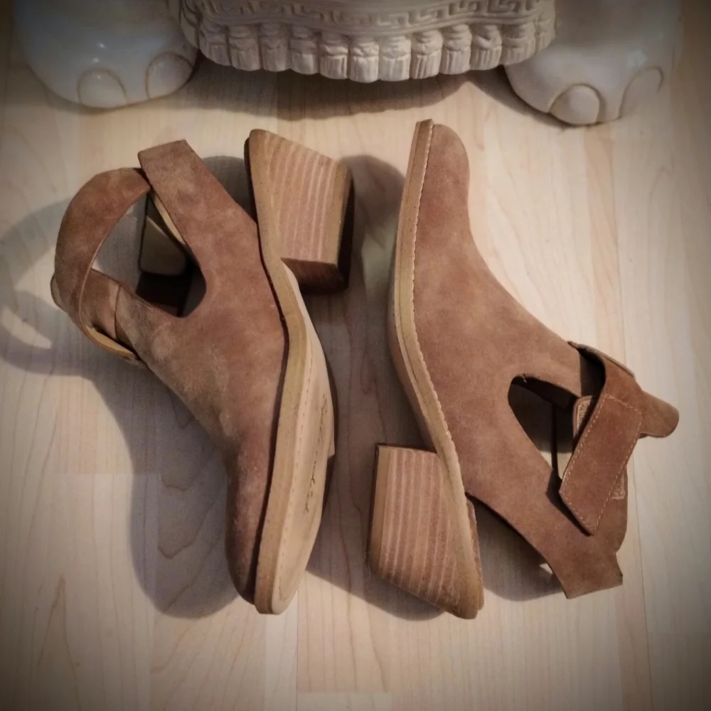 Splendid Suede Ankle Wrap Almond Toe Hook Loop Booties - Picture 1 of 8